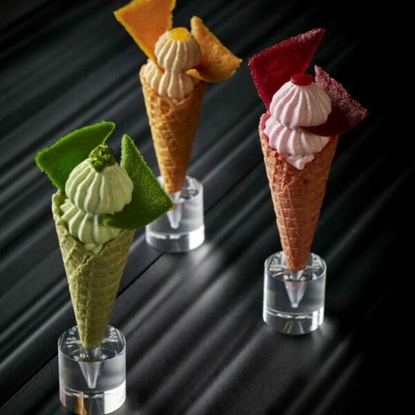 Mini cônes sucrés fraise x140 pièces 420gr (Préco)